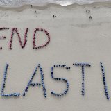 La pollution plastique est si répandue qu'elle a même été détectée dans les nuages, dans les plus profondes fosses océaniques et dans pratiquement toutes les parties du corps humain y compris le cerveau et le lait maternel. KEYSTONE/AP/Son Hyung-joo